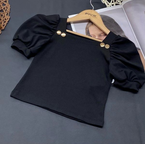 Блузка с коротким рукавом черная